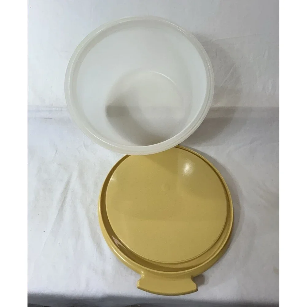 Vintage Tupperware Cake Taker Harvest Gold 1256 1257 No Handle